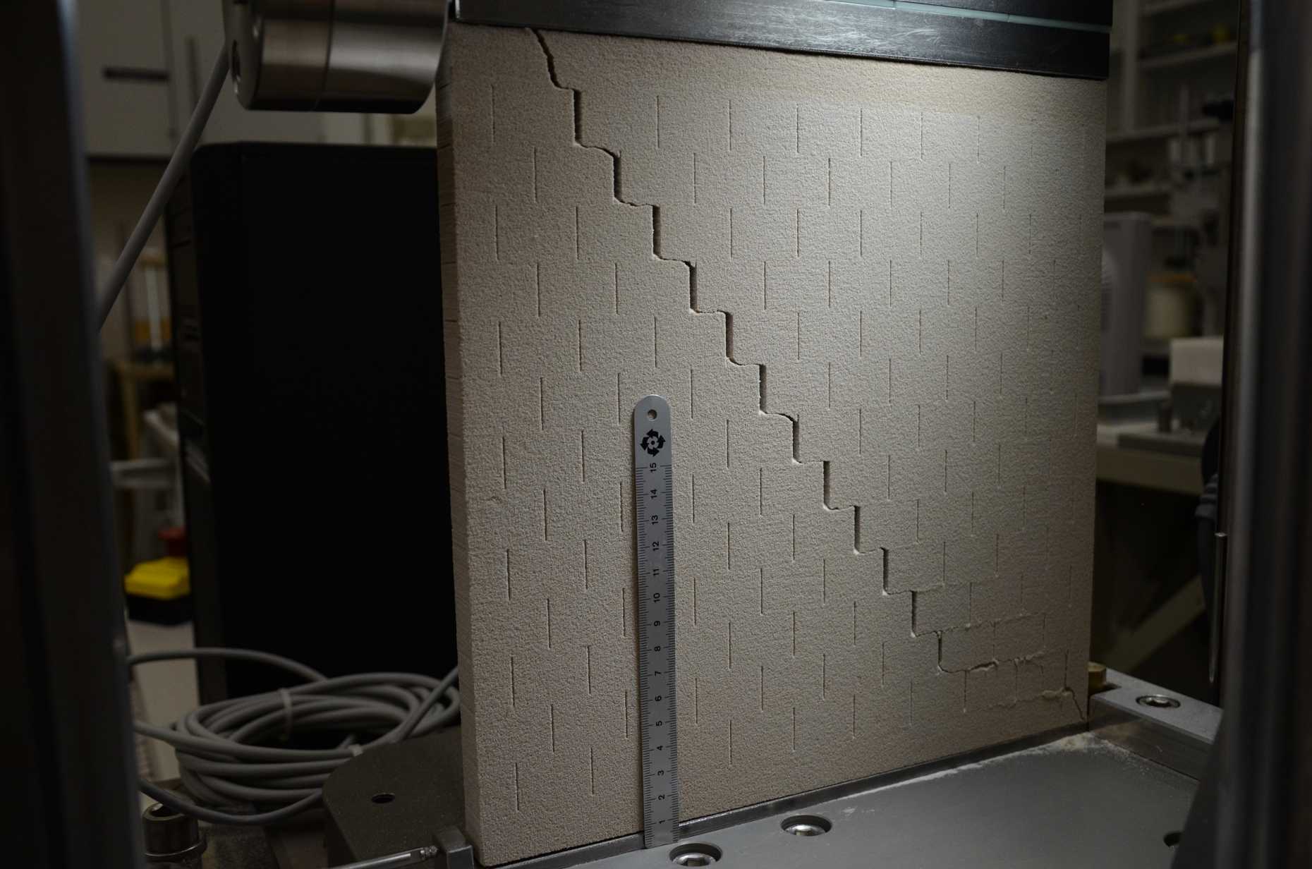 Enlarged view: Shear Test of 3D printed small scale wall